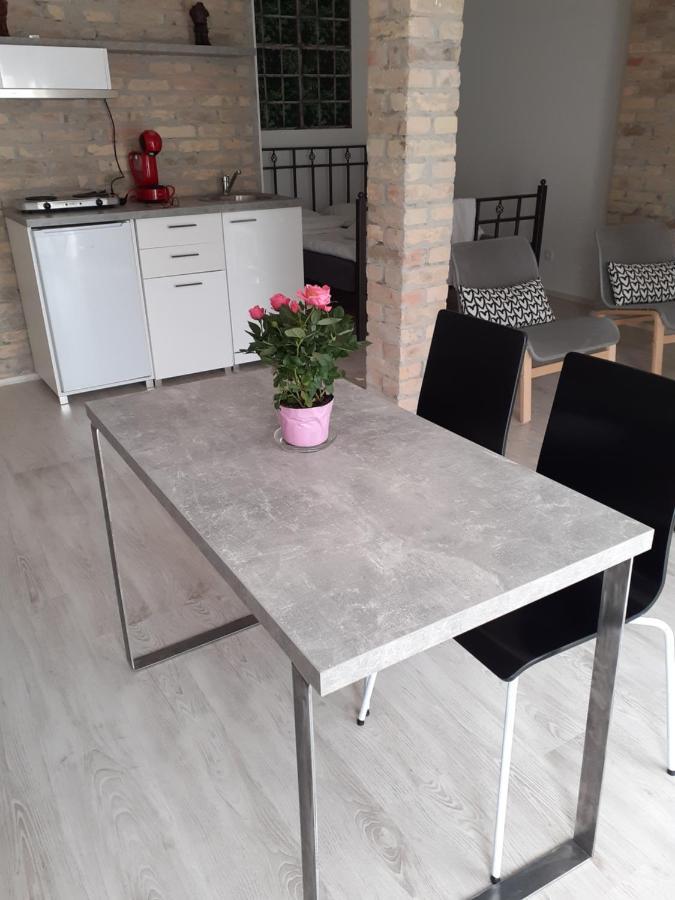 Flora Novi Sad Apartment Exterior photo