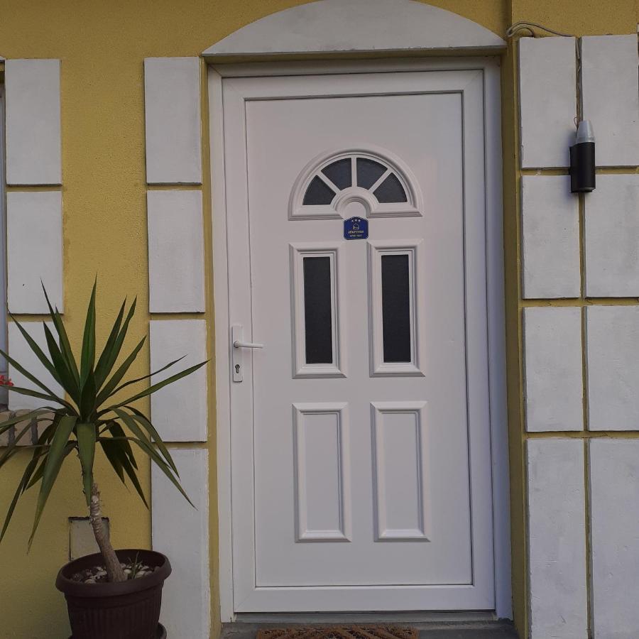 Flora Novi Sad Apartment Exterior photo
